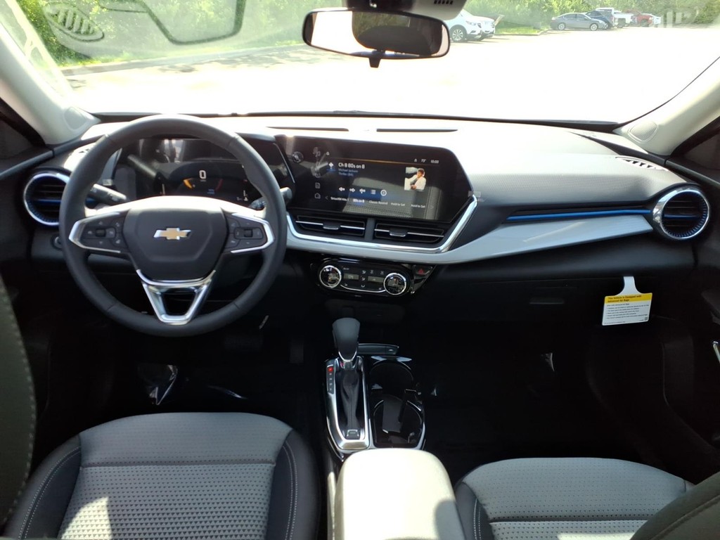 Chevrolet Trax Vehicle Full-screen Gallery Image 4