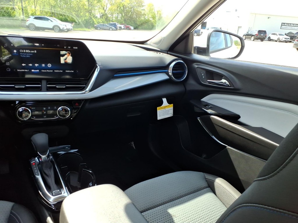 Chevrolet Trax Vehicle Full-screen Gallery Image 5