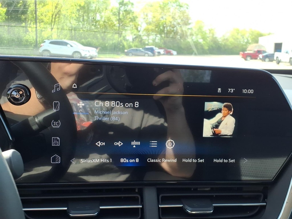 Chevrolet Trax Vehicle Full-screen Gallery Image 8