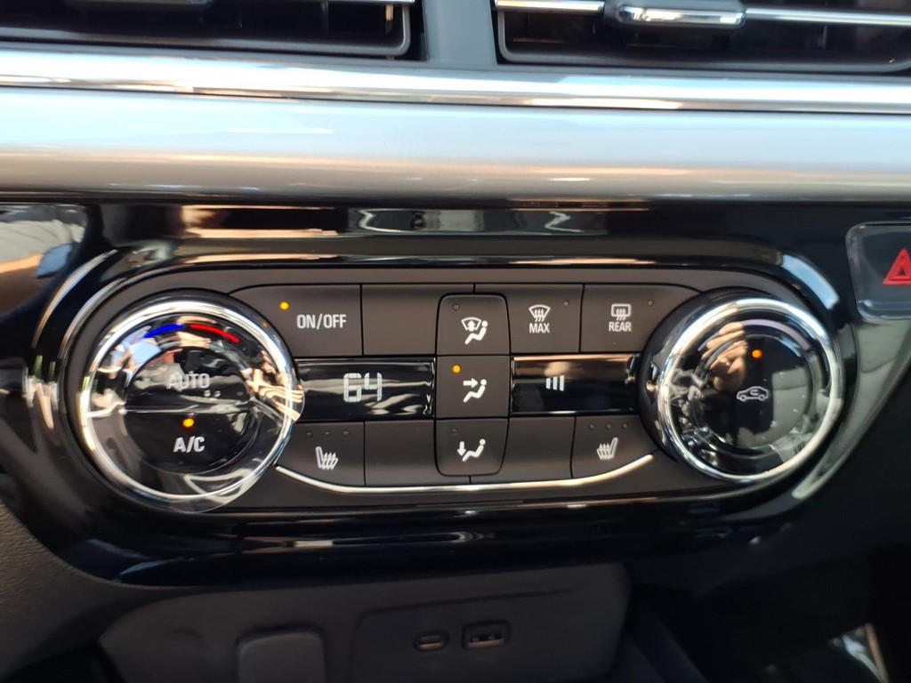 Chevrolet Trax Vehicle Full-screen Gallery Image 10