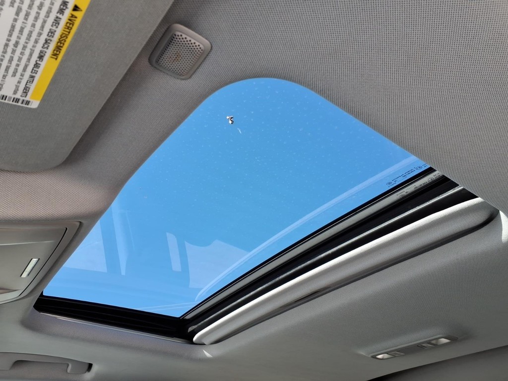 GMC Sierra 1500 Vehicle Full-screen Gallery Image 17
