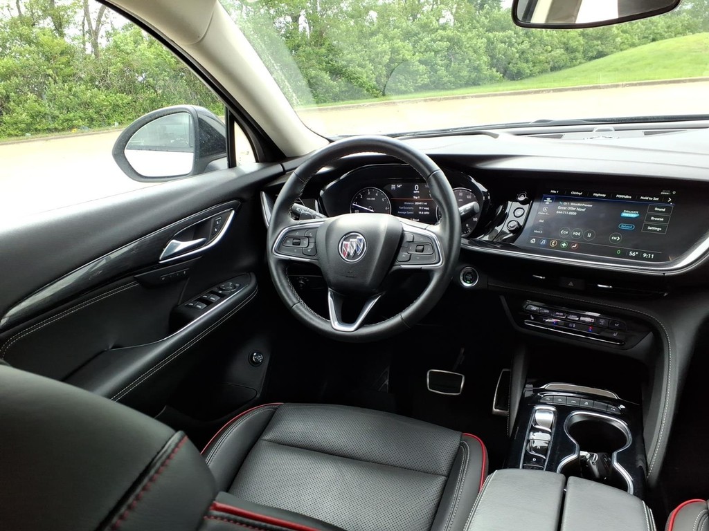 Buick Envision Vehicle Full-screen Gallery Image 6