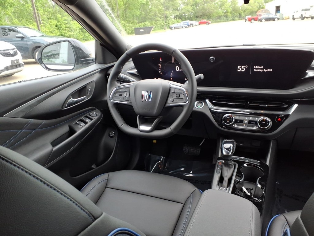 Buick Envista Vehicle Full-screen Gallery Image 6