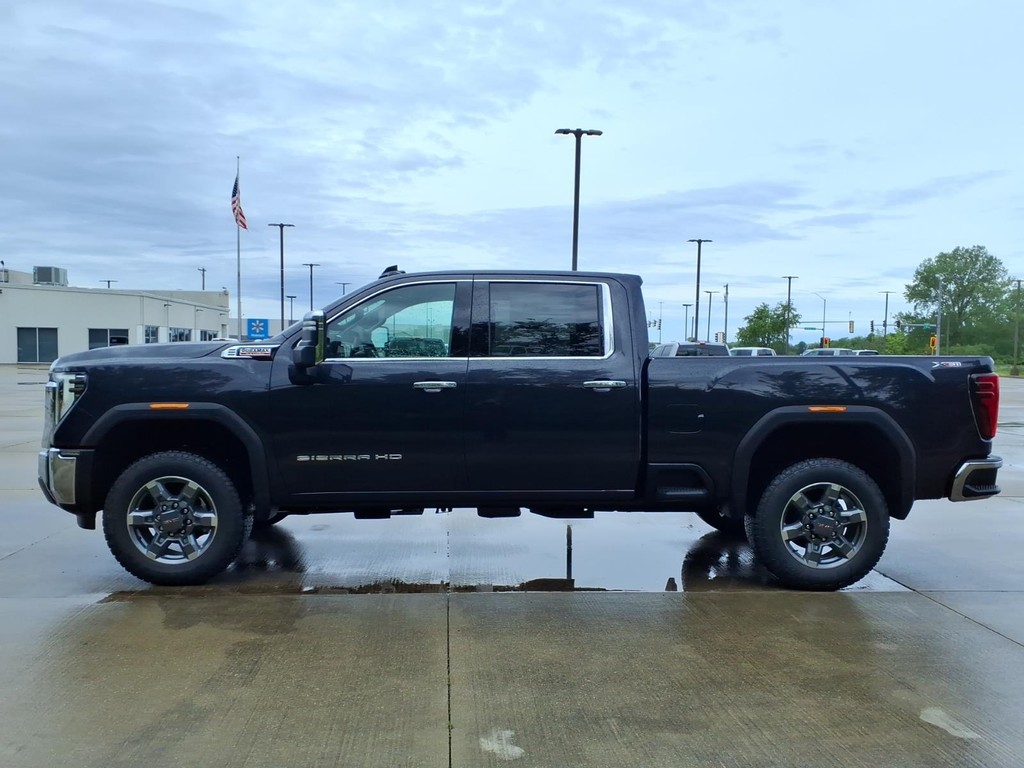 GMC Sierra 2500HD Vehicle Full-screen Gallery Image 2