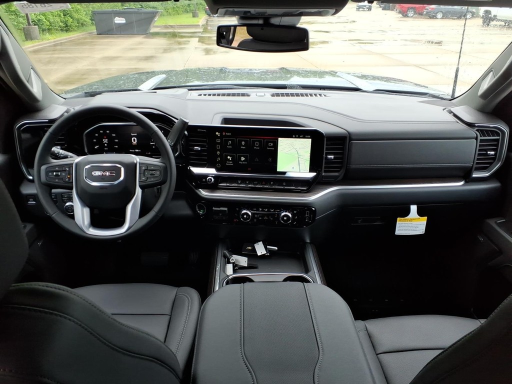 GMC Sierra 2500HD Vehicle Full-screen Gallery Image 4