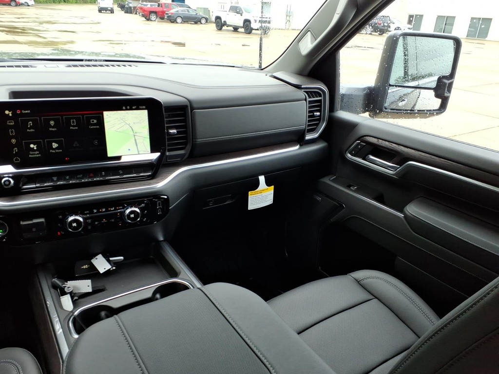GMC Sierra 2500HD Vehicle Full-screen Gallery Image 5