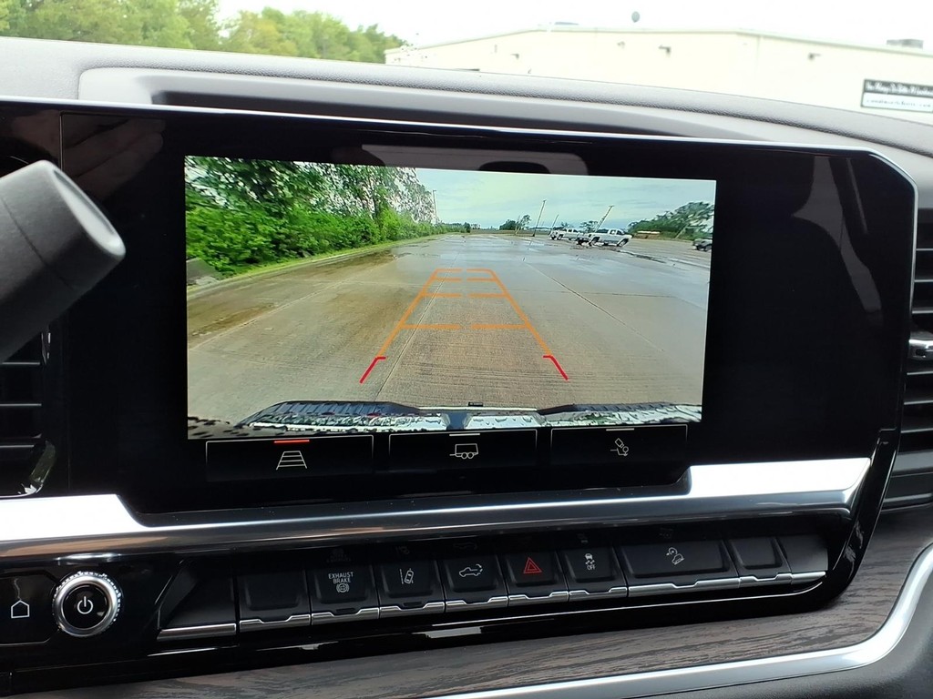 GMC Sierra 2500HD Vehicle Full-screen Gallery Image 9