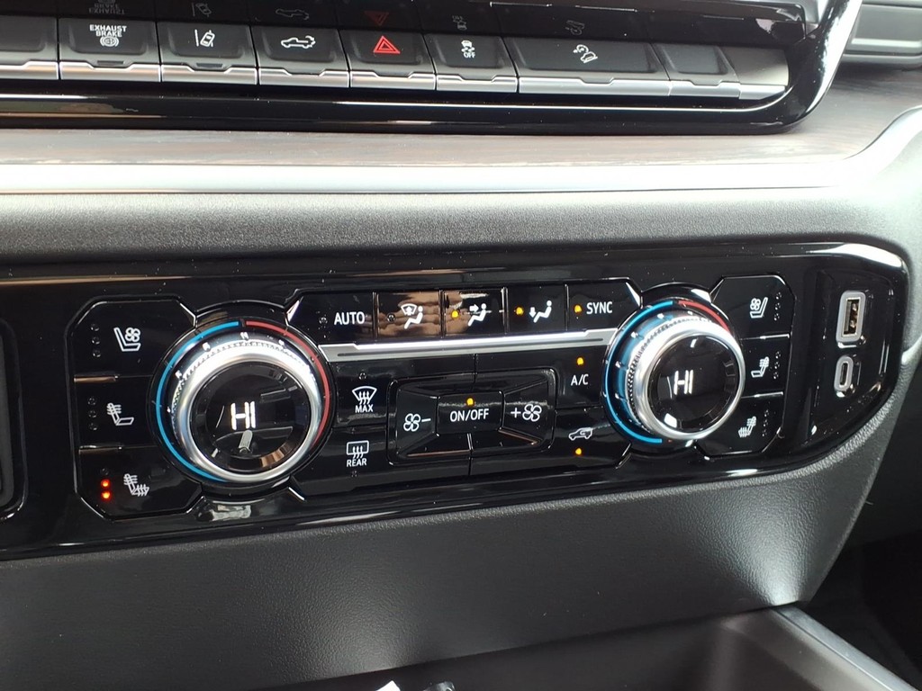 GMC Sierra 2500HD Vehicle Full-screen Gallery Image 10