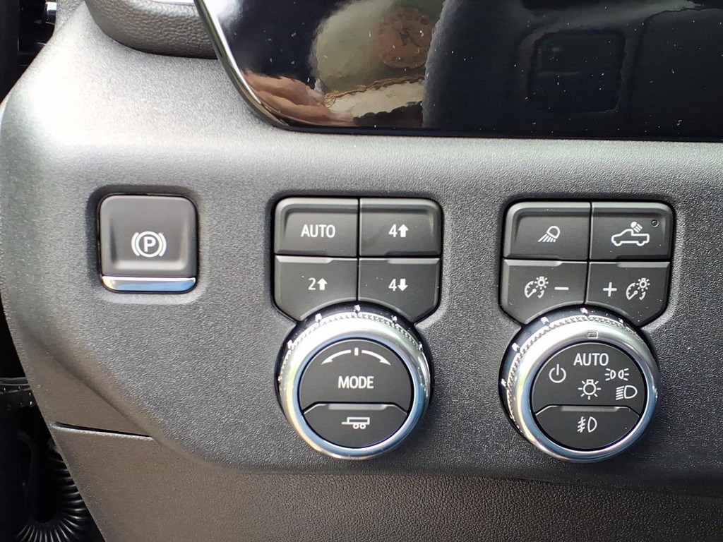 GMC Sierra 2500HD Vehicle Full-screen Gallery Image 14