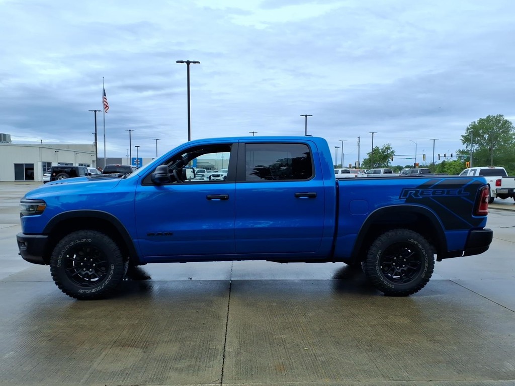 Ram 1500 Vehicle Full-screen Gallery Image 2