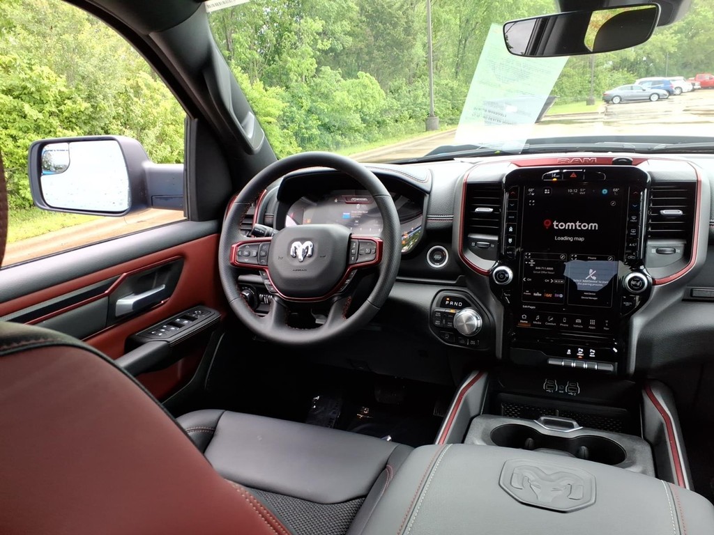Ram 1500 Vehicle Full-screen Gallery Image 6