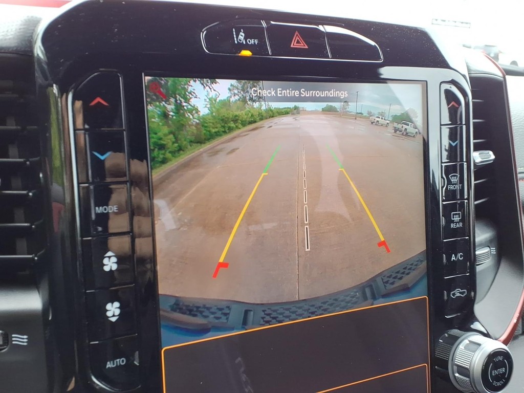 Ram 1500 Vehicle Full-screen Gallery Image 9