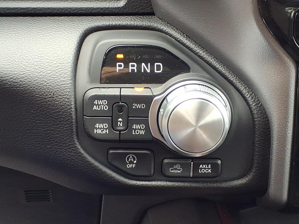Ram 1500 Vehicle Full-screen Gallery Image 11