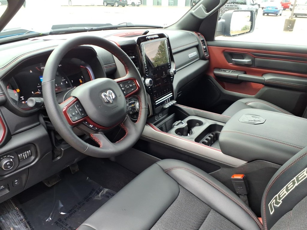 Ram 1500 Vehicle Full-screen Gallery Image 16