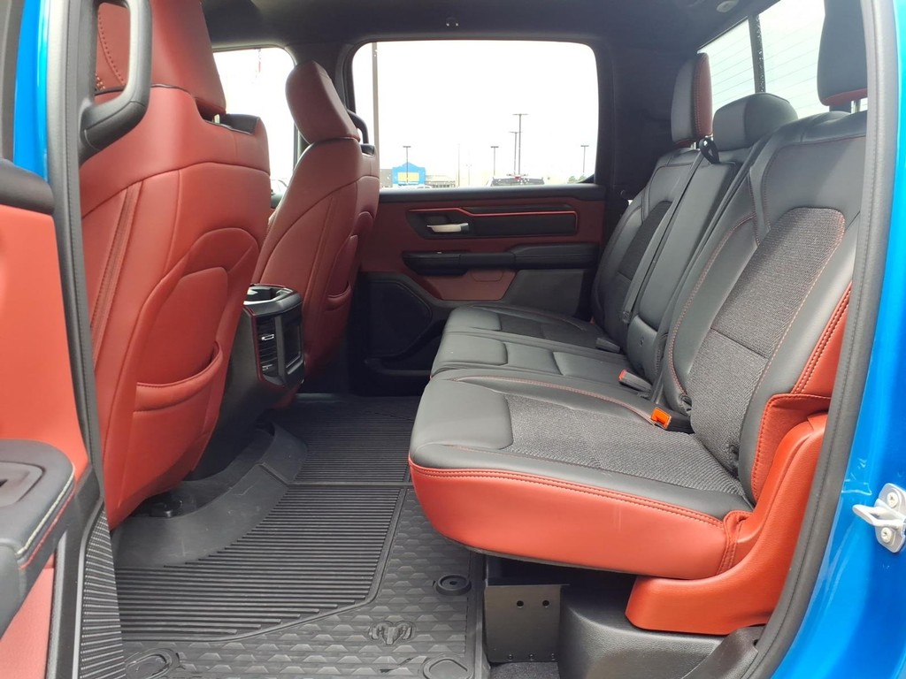 Ram 1500 Vehicle Full-screen Gallery Image 17