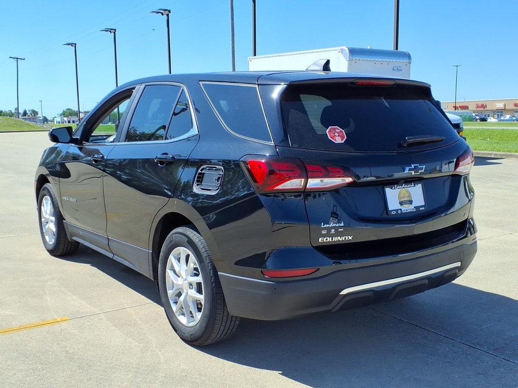 Chevrolet Equinox Vehicle Full-screen Gallery Image 3