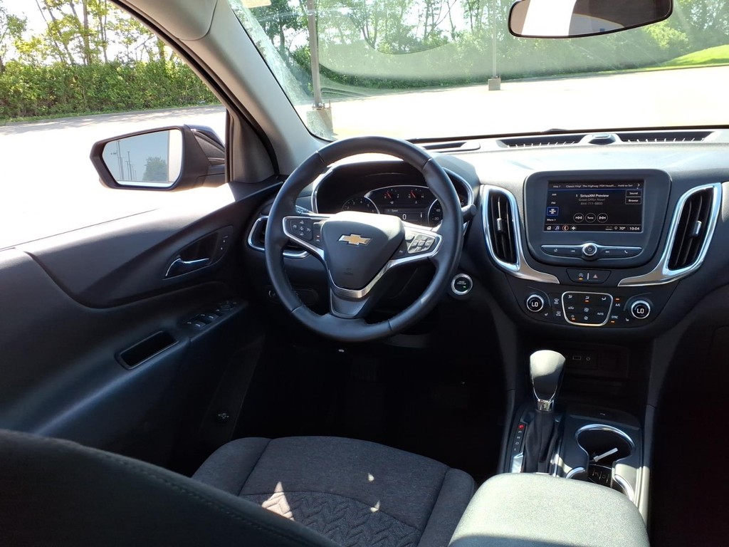 Chevrolet Equinox Vehicle Full-screen Gallery Image 6