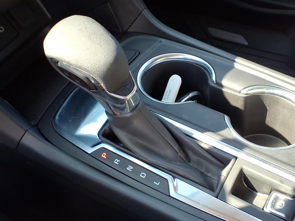 Chevrolet Equinox Vehicle Full-screen Gallery Image 11