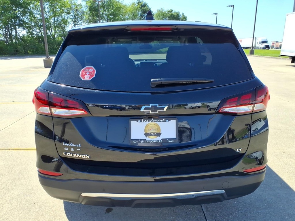 Chevrolet Equinox Vehicle Full-screen Gallery Image 19