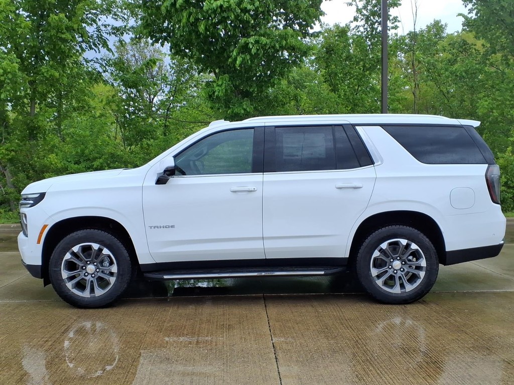 Chevrolet Tahoe Vehicle Full-screen Gallery Image 2