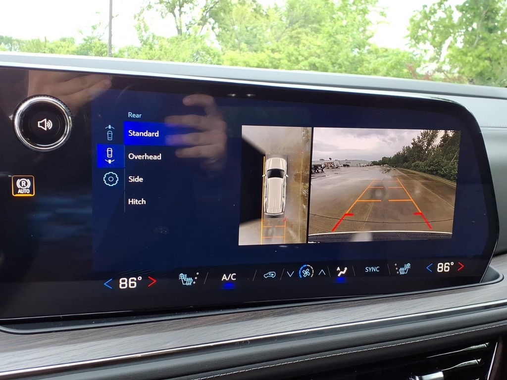Chevrolet Tahoe Vehicle Full-screen Gallery Image 9