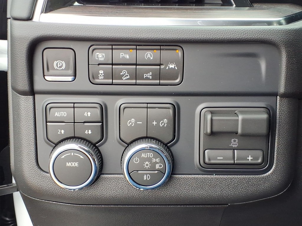 Chevrolet Tahoe Vehicle Full-screen Gallery Image 14