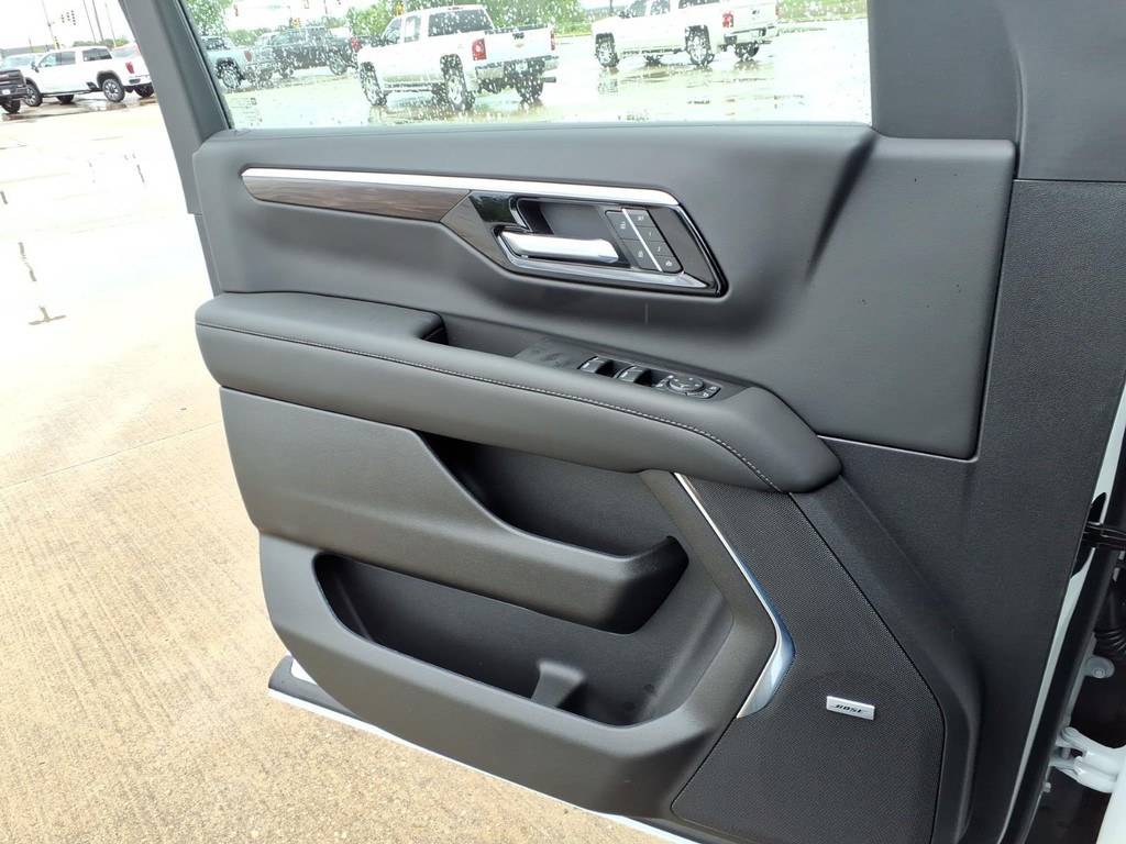 Chevrolet Tahoe Vehicle Full-screen Gallery Image 15