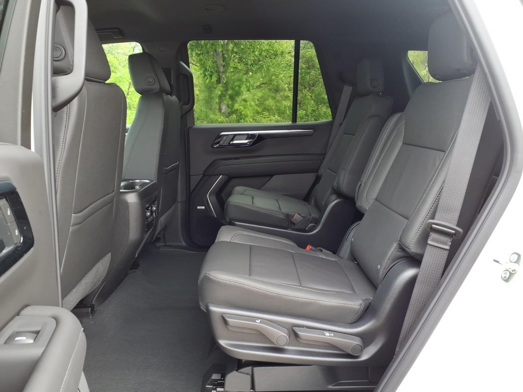 Chevrolet Tahoe Vehicle Full-screen Gallery Image 17