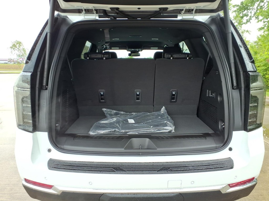 Chevrolet Tahoe Vehicle Full-screen Gallery Image 19