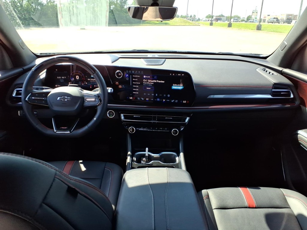 Chevrolet Traverse Vehicle Full-screen Gallery Image 4