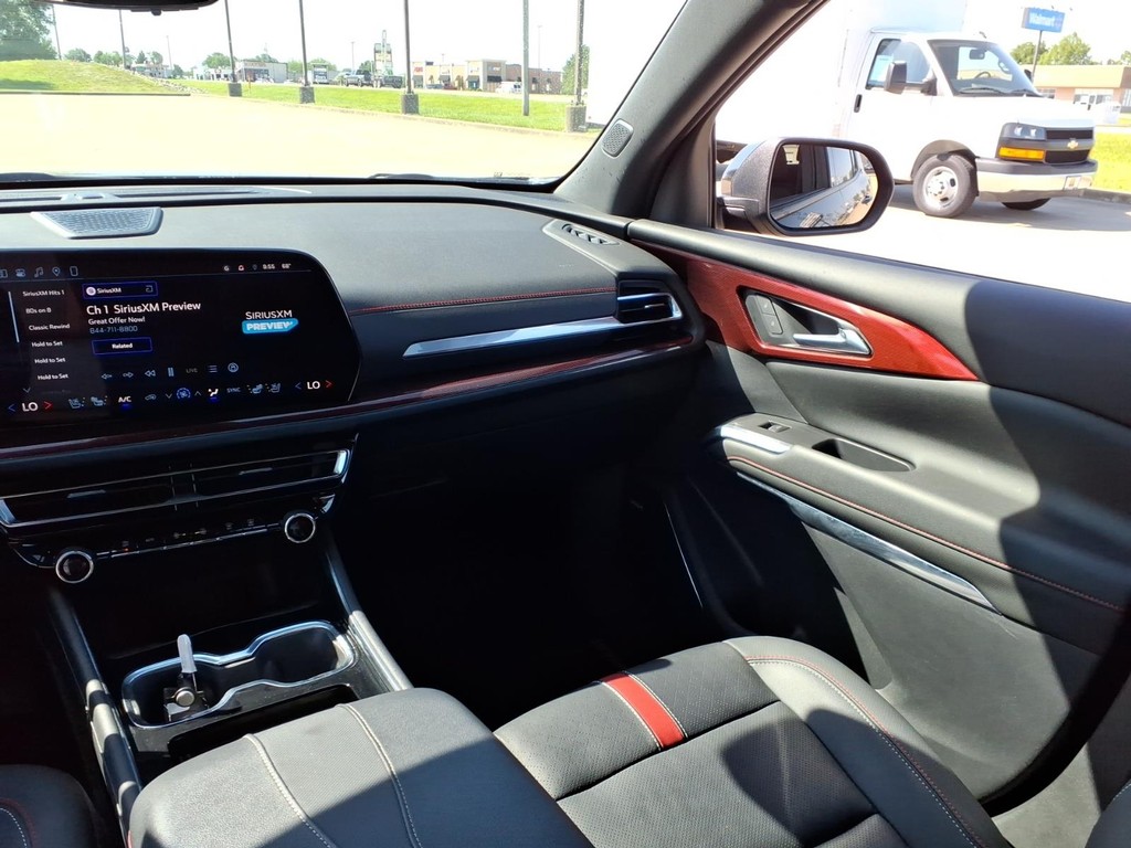 Chevrolet Traverse Vehicle Full-screen Gallery Image 5