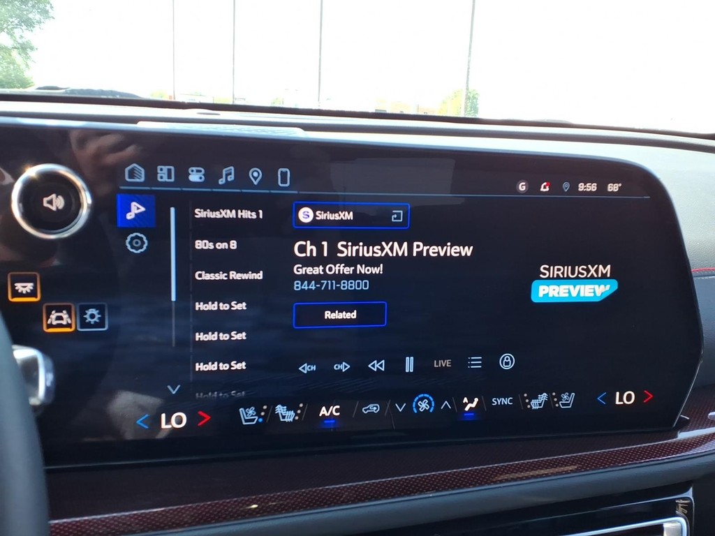Chevrolet Traverse Vehicle Full-screen Gallery Image 8