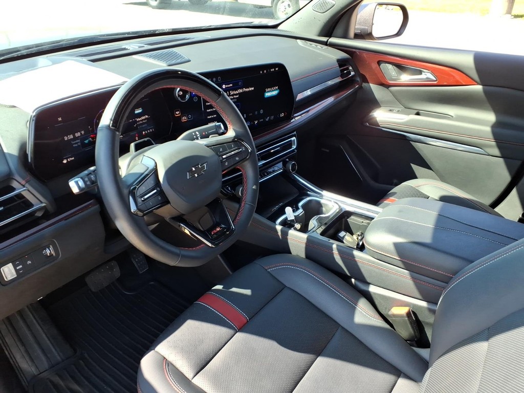Chevrolet Traverse Vehicle Full-screen Gallery Image 15