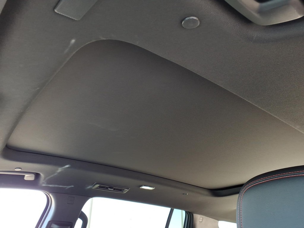 Chevrolet Traverse Vehicle Full-screen Gallery Image 16