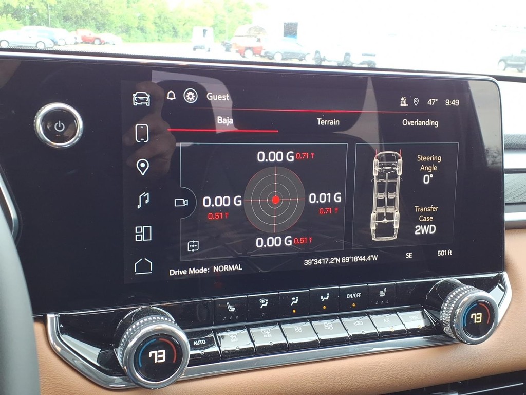 GMC Canyon Vehicle Full-screen Gallery Image 8