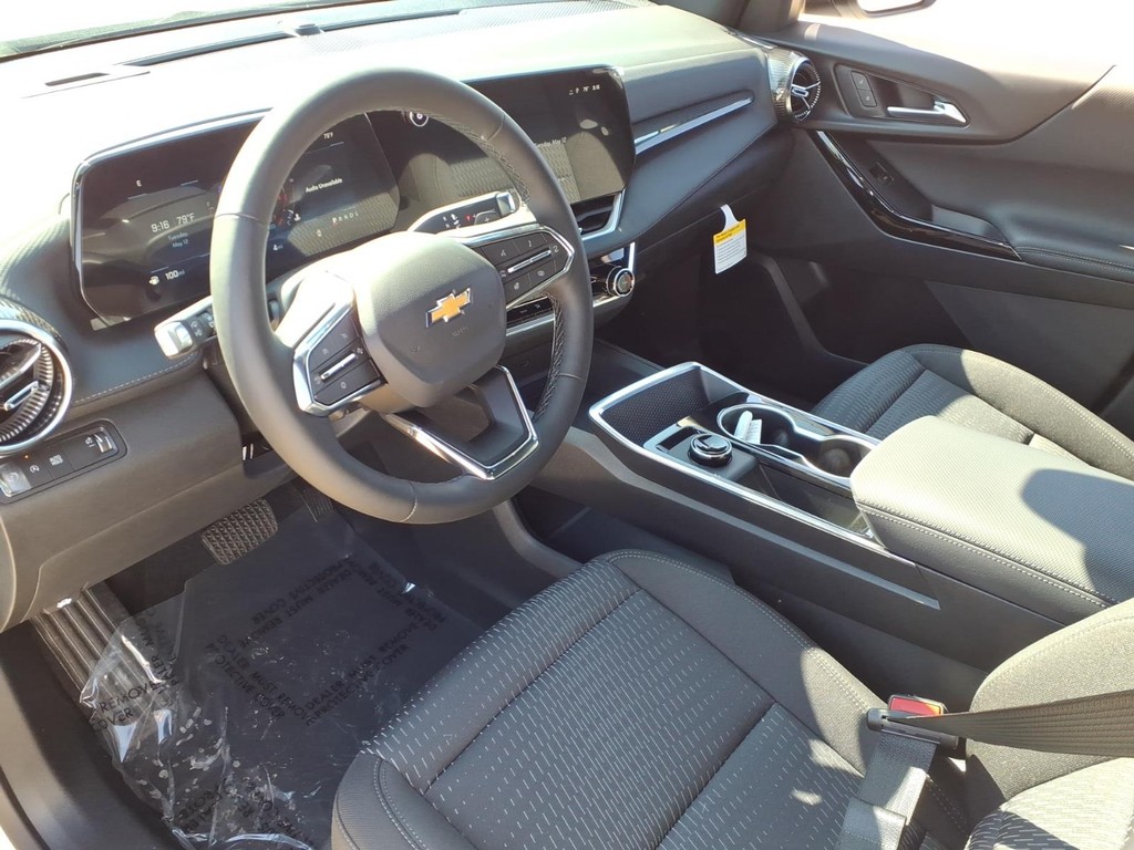 Chevrolet Equinox Vehicle Full-screen Gallery Image 15