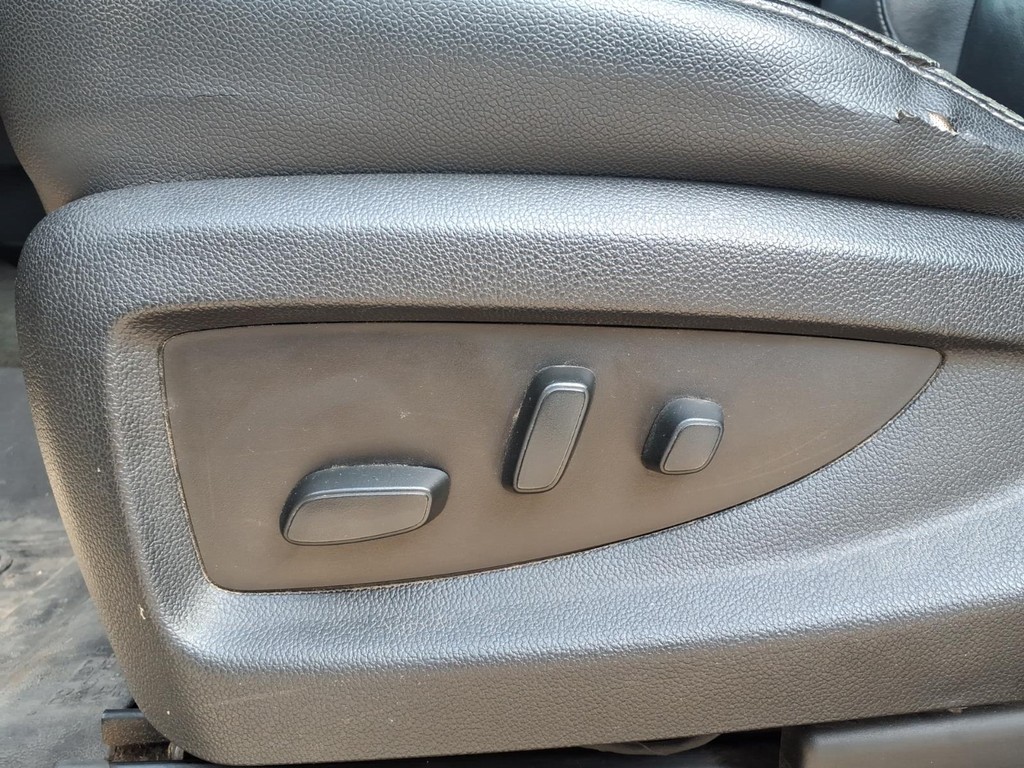 GMC Sierra 1500 Vehicle Full-screen Gallery Image 23
