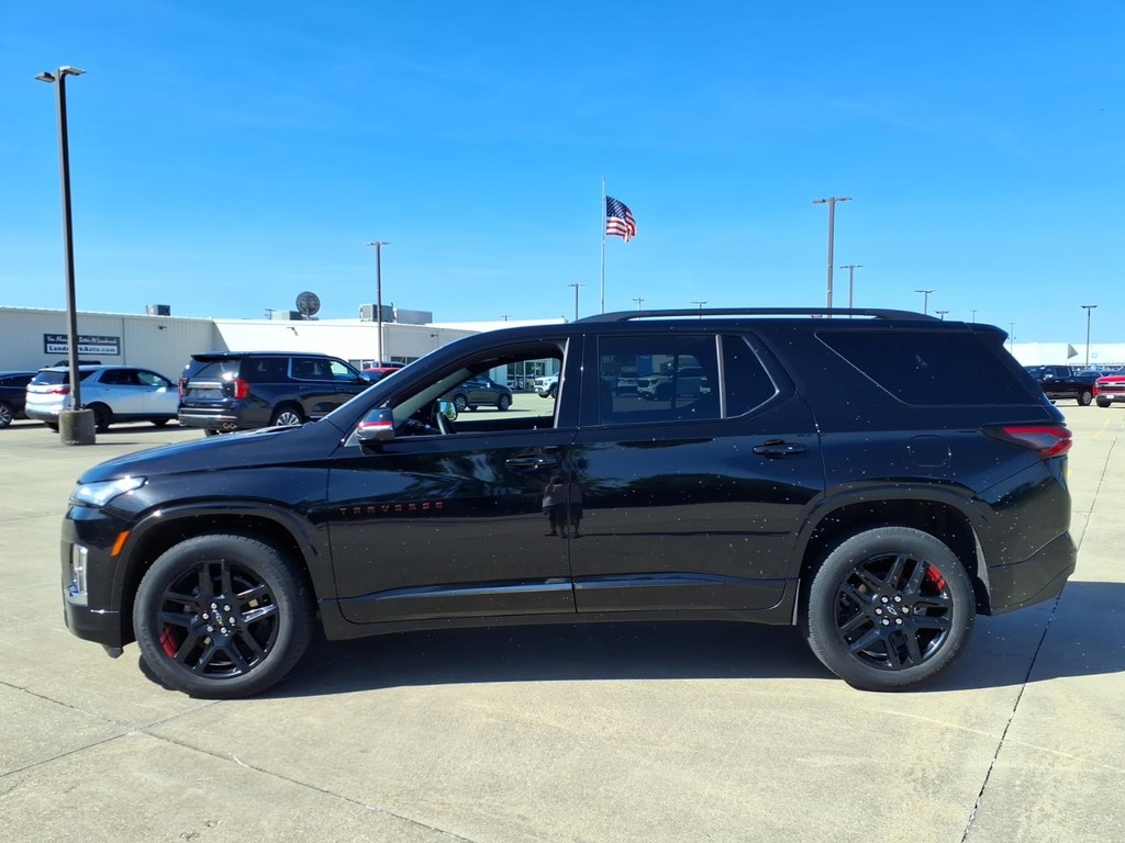 Chevrolet Traverse Vehicle Full-screen Gallery Image 2