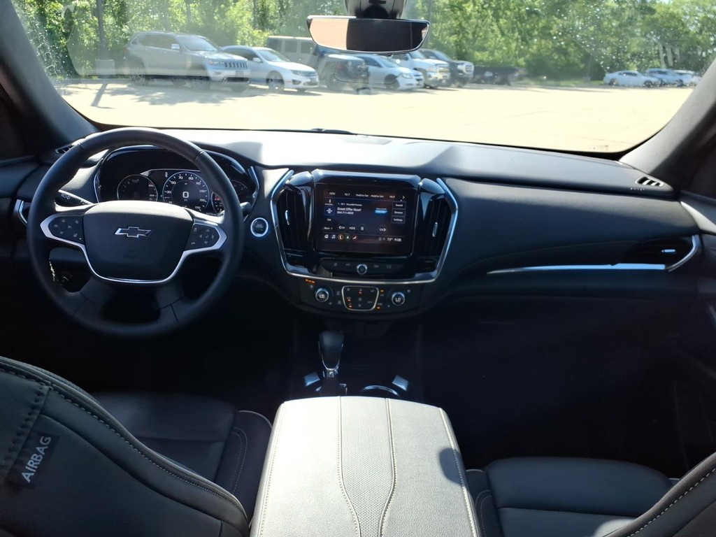 Chevrolet Traverse Vehicle Full-screen Gallery Image 4