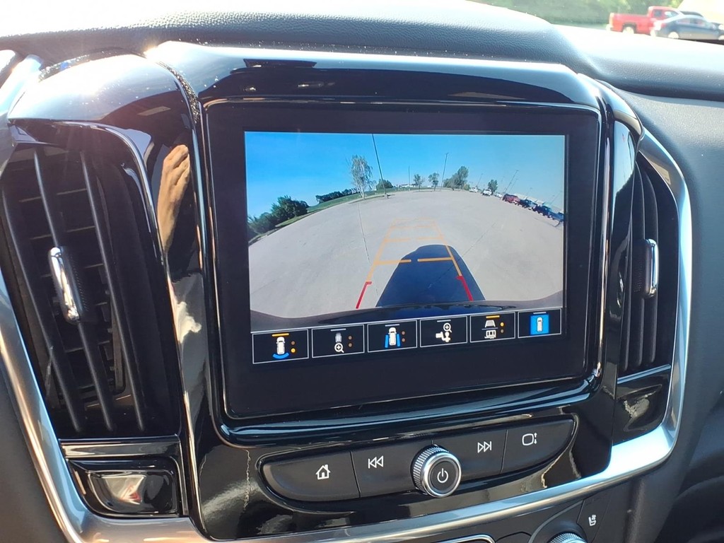 Chevrolet Traverse Vehicle Full-screen Gallery Image 9