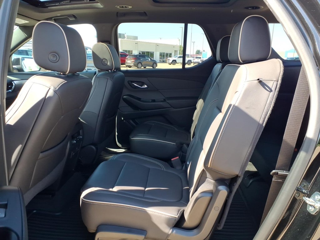Chevrolet Traverse Vehicle Full-screen Gallery Image 18