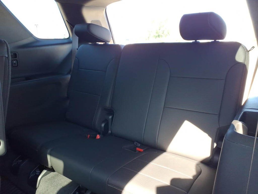 Chevrolet Traverse Vehicle Full-screen Gallery Image 19