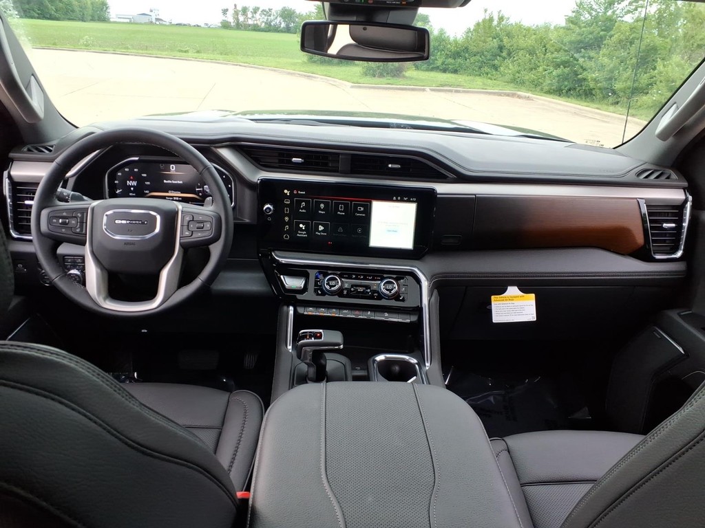 GMC Sierra 1500 Vehicle Full-screen Gallery Image 4