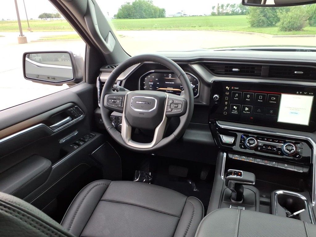 GMC Sierra 1500 Vehicle Full-screen Gallery Image 6