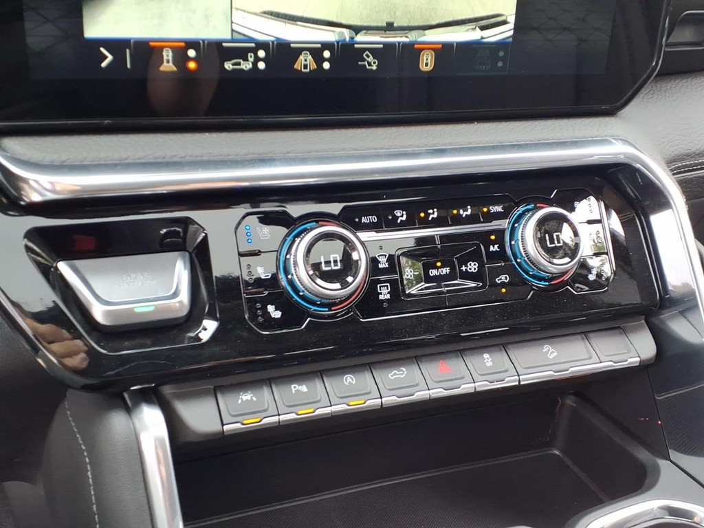 GMC Sierra 1500 Vehicle Full-screen Gallery Image 10