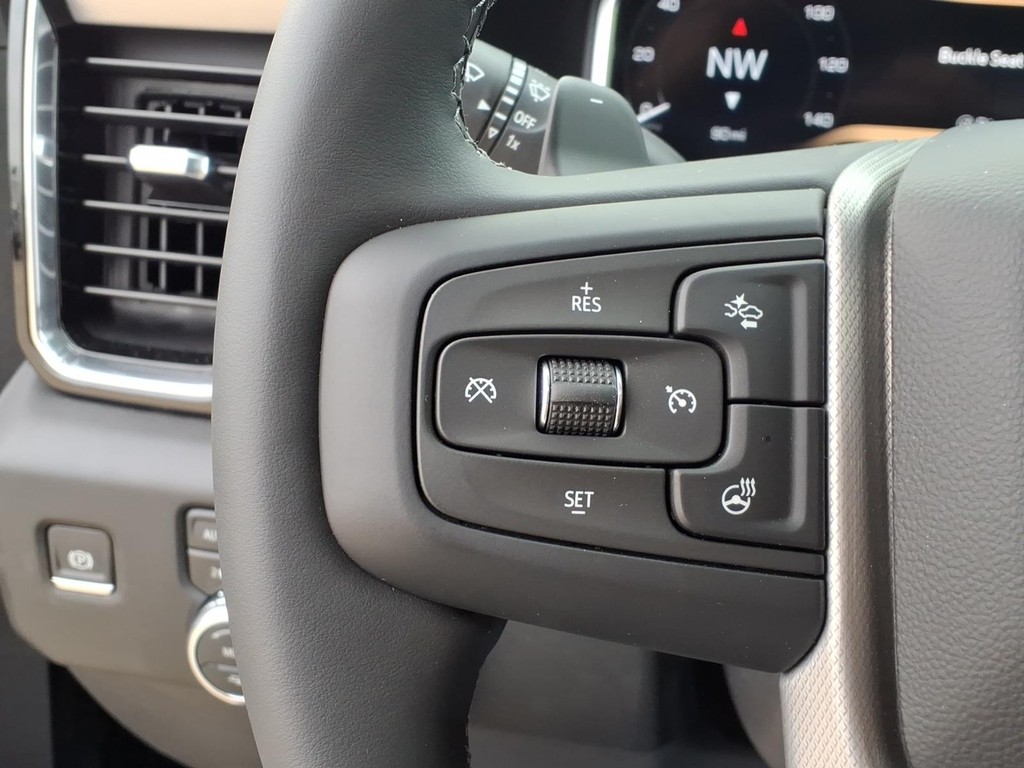 GMC Sierra 1500 Vehicle Full-screen Gallery Image 12
