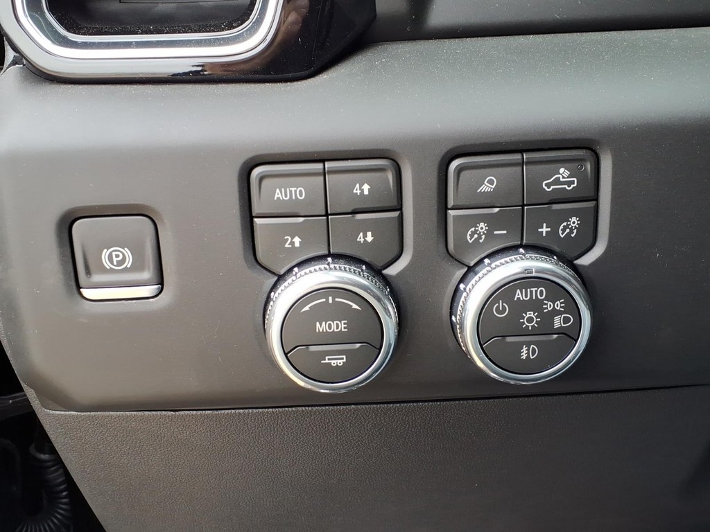 GMC Sierra 1500 Vehicle Full-screen Gallery Image 15