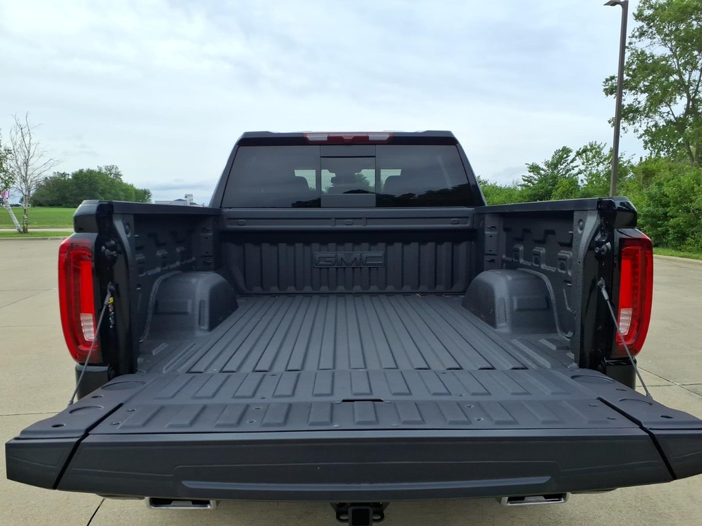 GMC Sierra 1500 Vehicle Full-screen Gallery Image 20