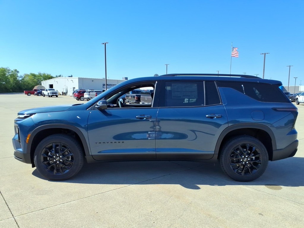 Chevrolet Traverse Vehicle Full-screen Gallery Image 2