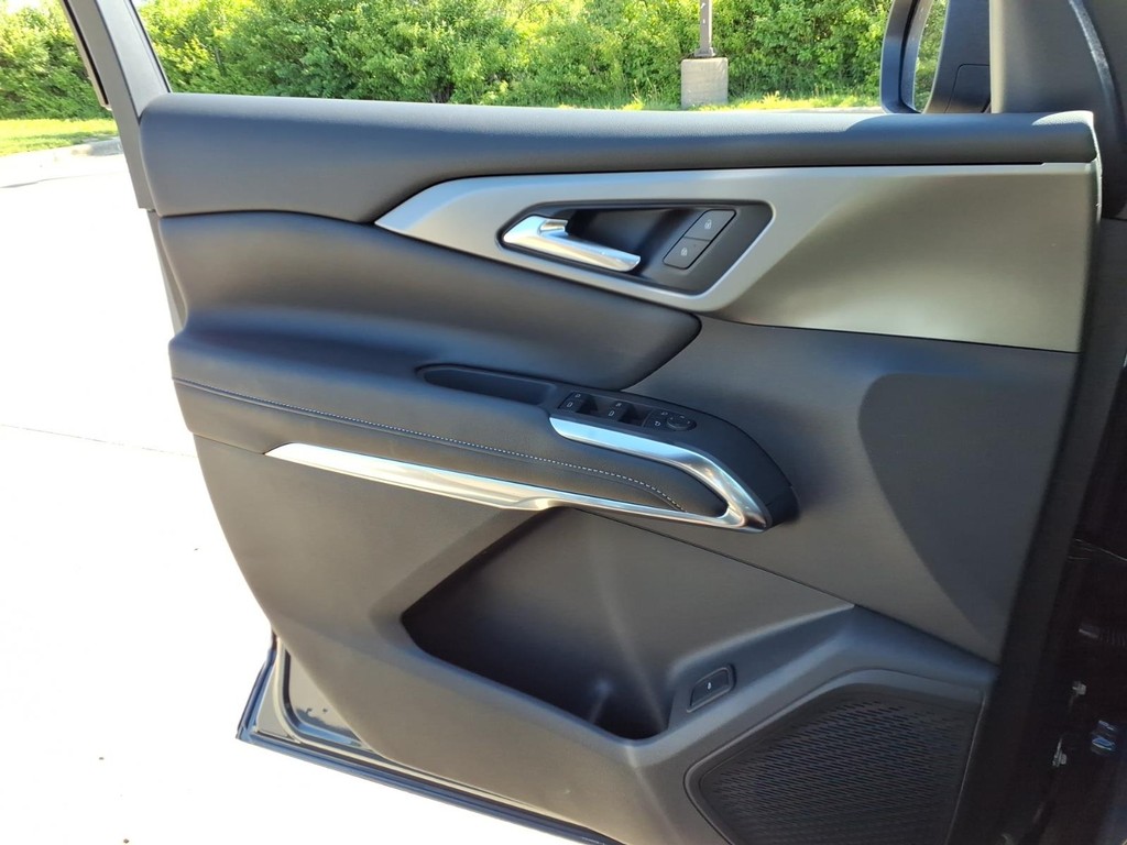 Chevrolet Traverse Vehicle Full-screen Gallery Image 14